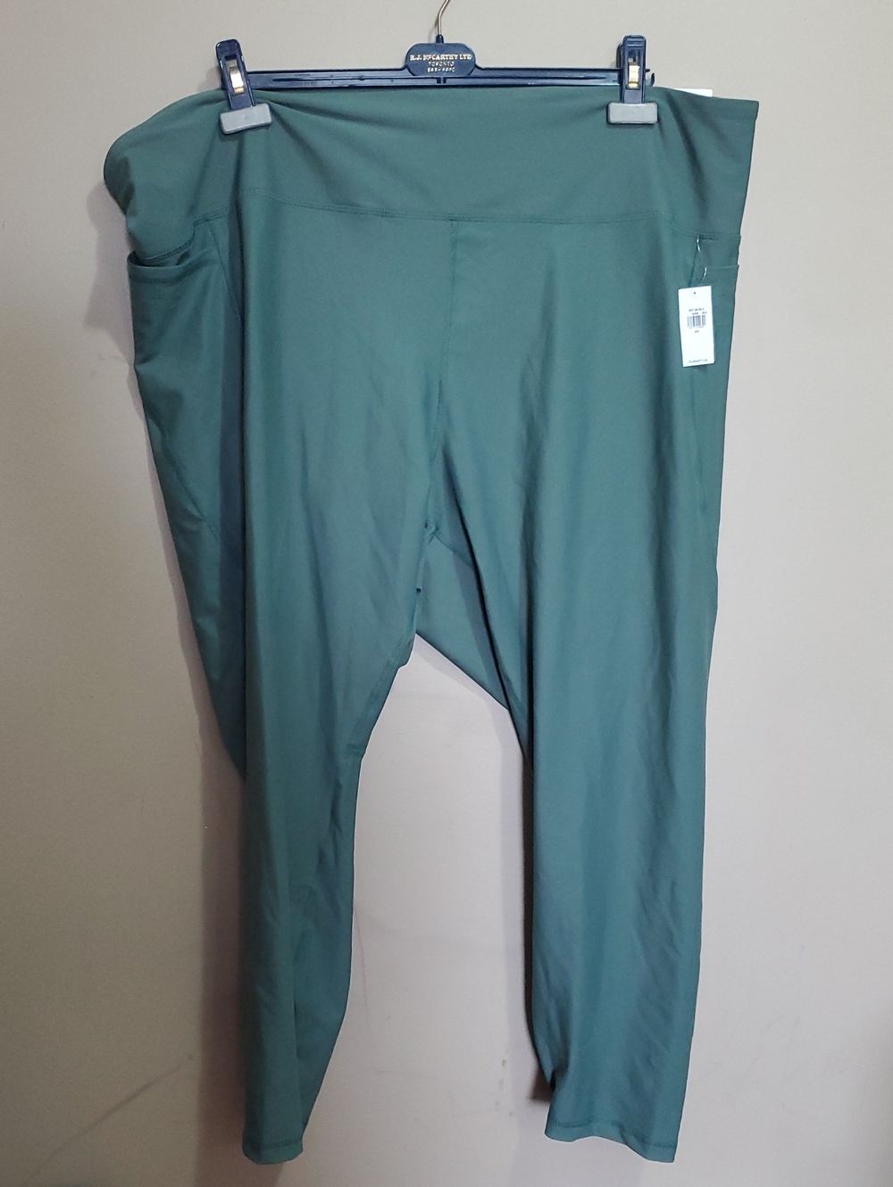 Old Navy Plus Size Athletic Leggings in Green with Side Pocket Size 4x